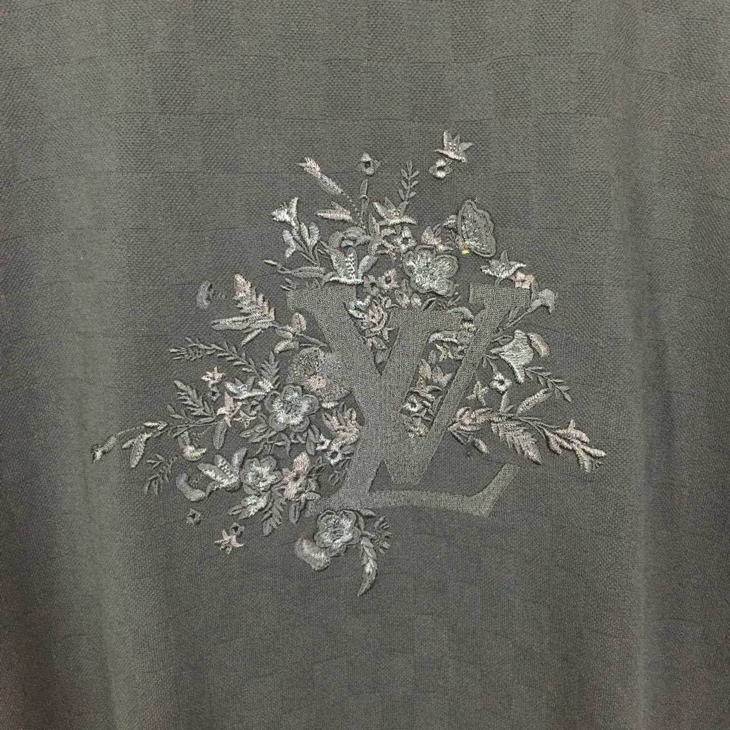 Louis Vuitton Embroidered Signature T-Shirt   1AJRHM - DopestKickz