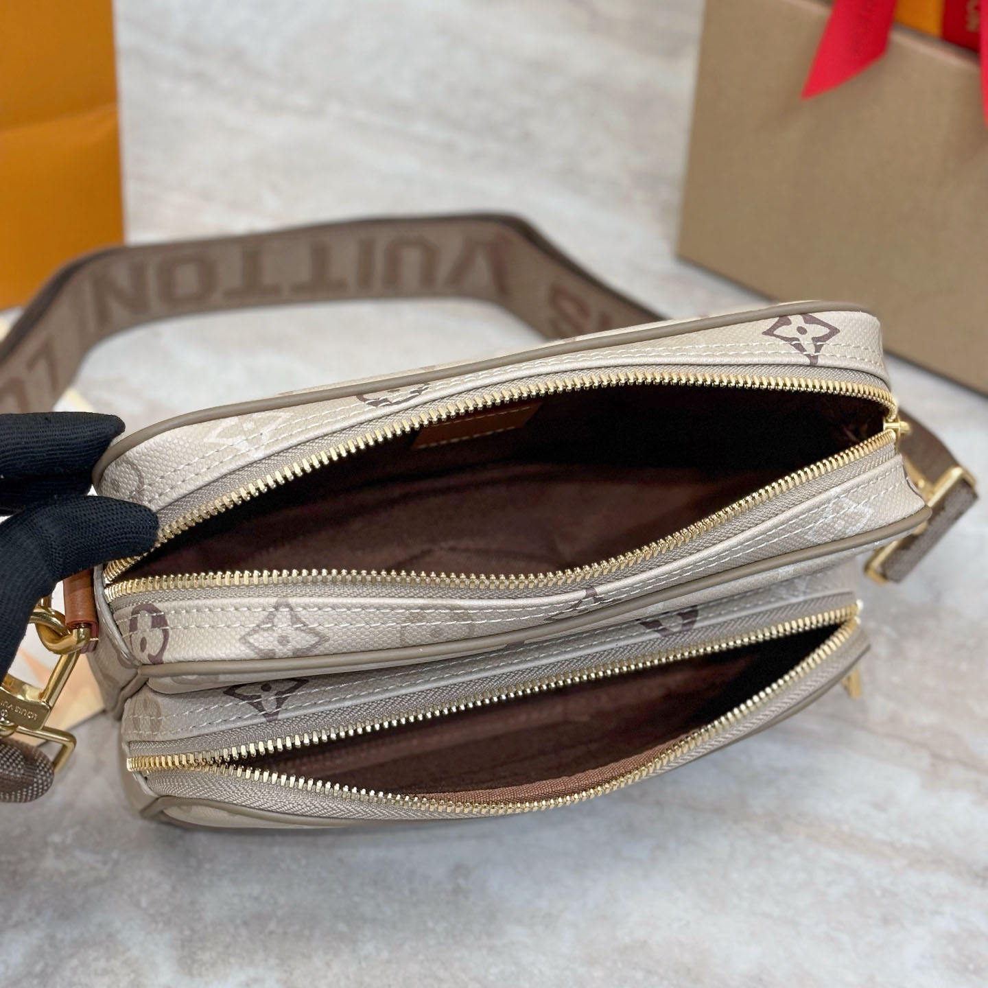 Louis Vuitton Nil M29273 - DopestKickz