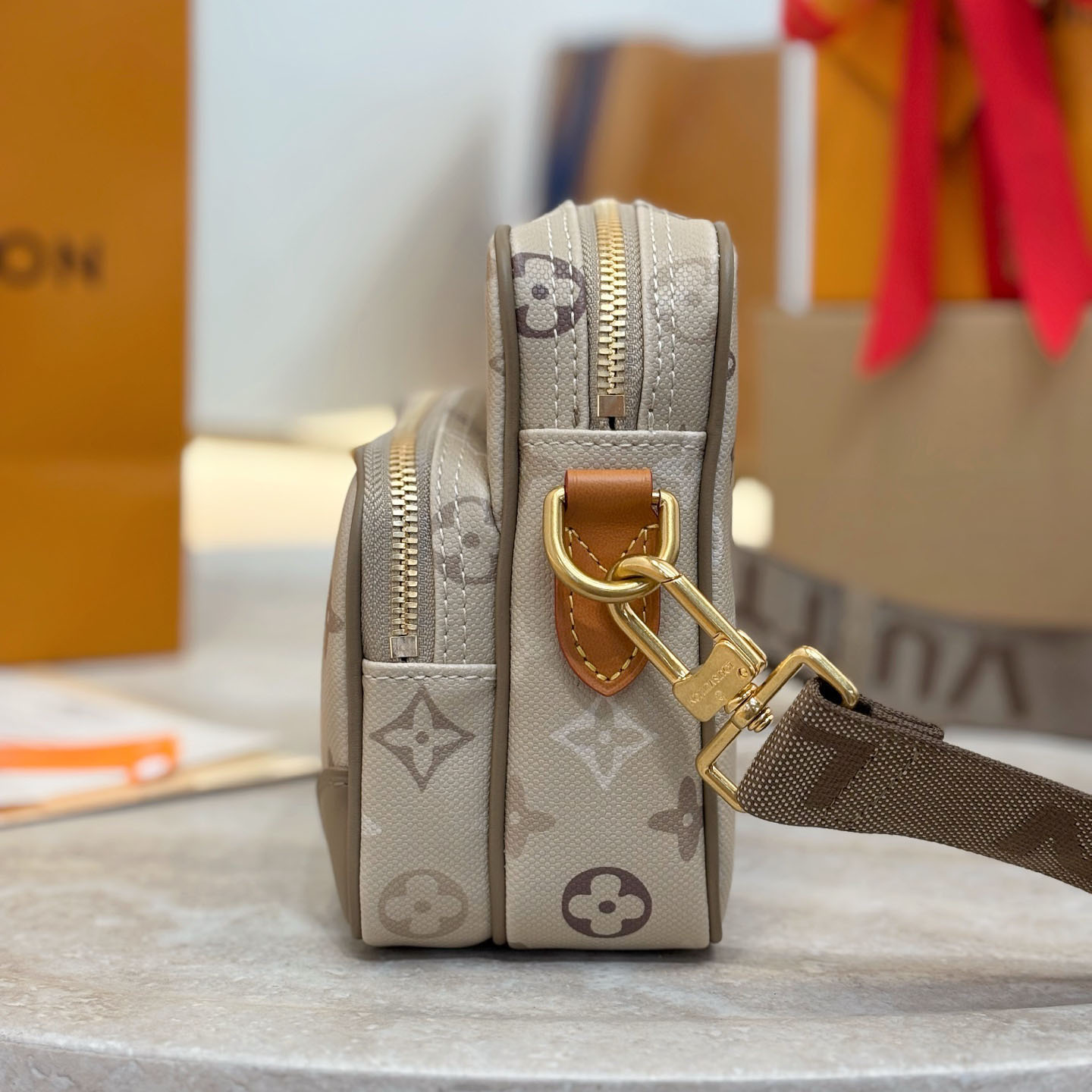 Louis Vuitton Nil M29273 - DopestKickz