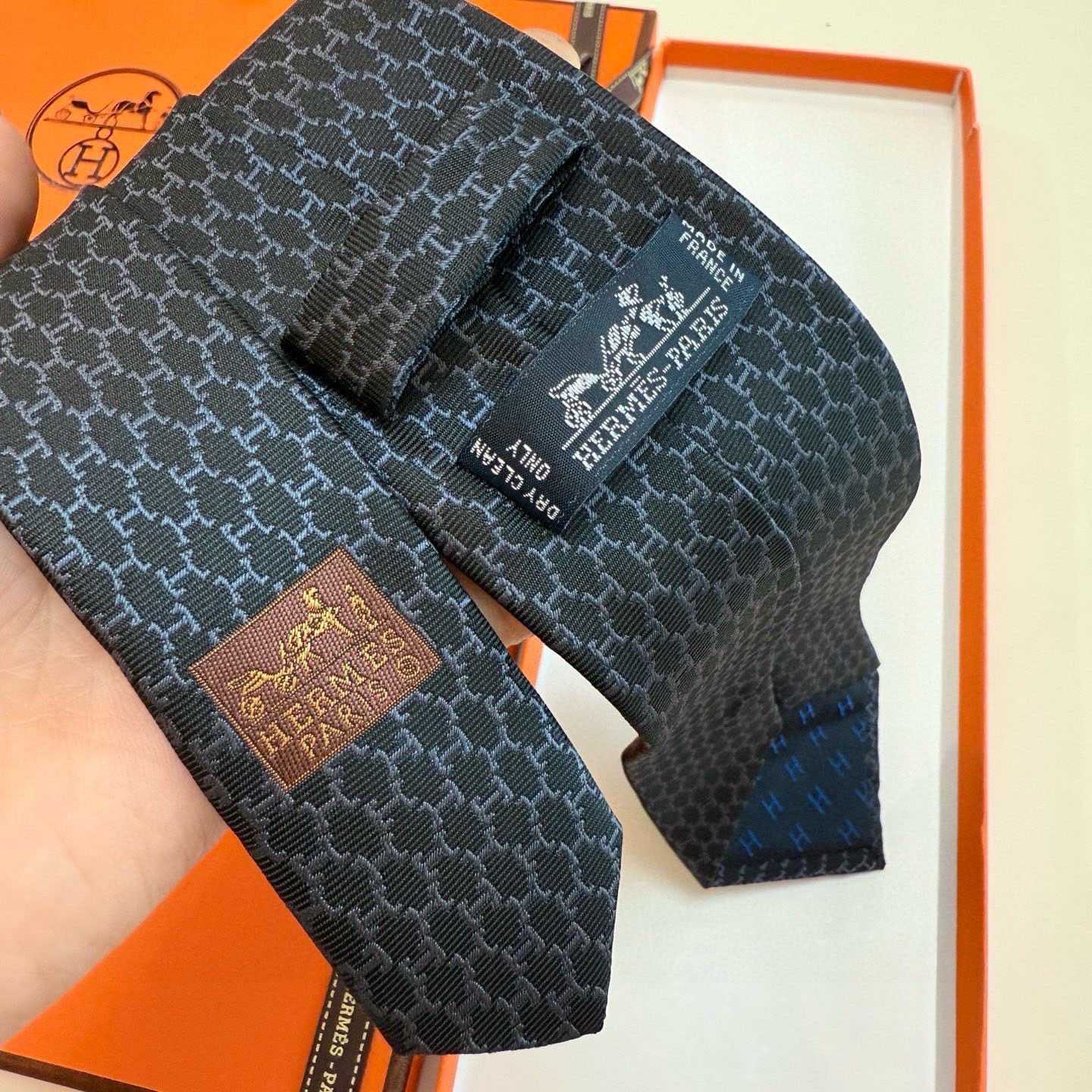 Hermes Dancing H Tie - DopestKickz