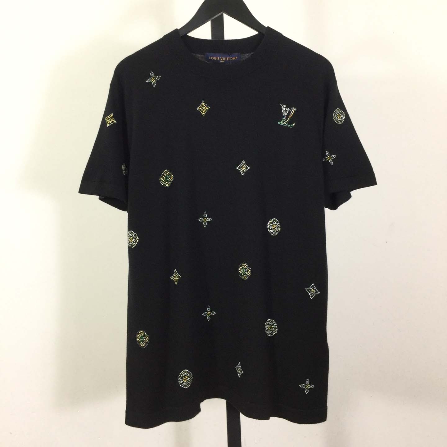 Louis Vuitton Embellished Short-Sleeved Crewneck   1AJR09 - DopestKickz