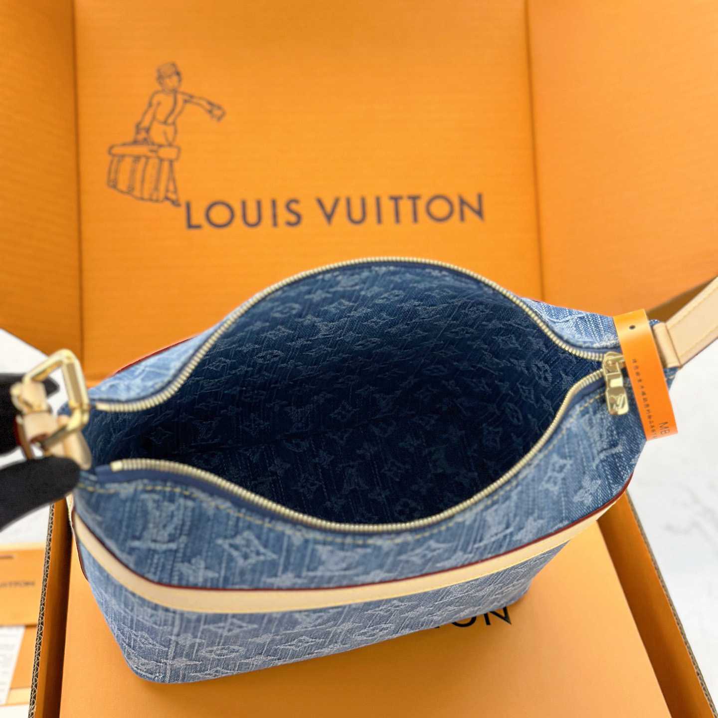 Louis Vuitton Cruiser Toiletry Bag M27945 - DopestKickz