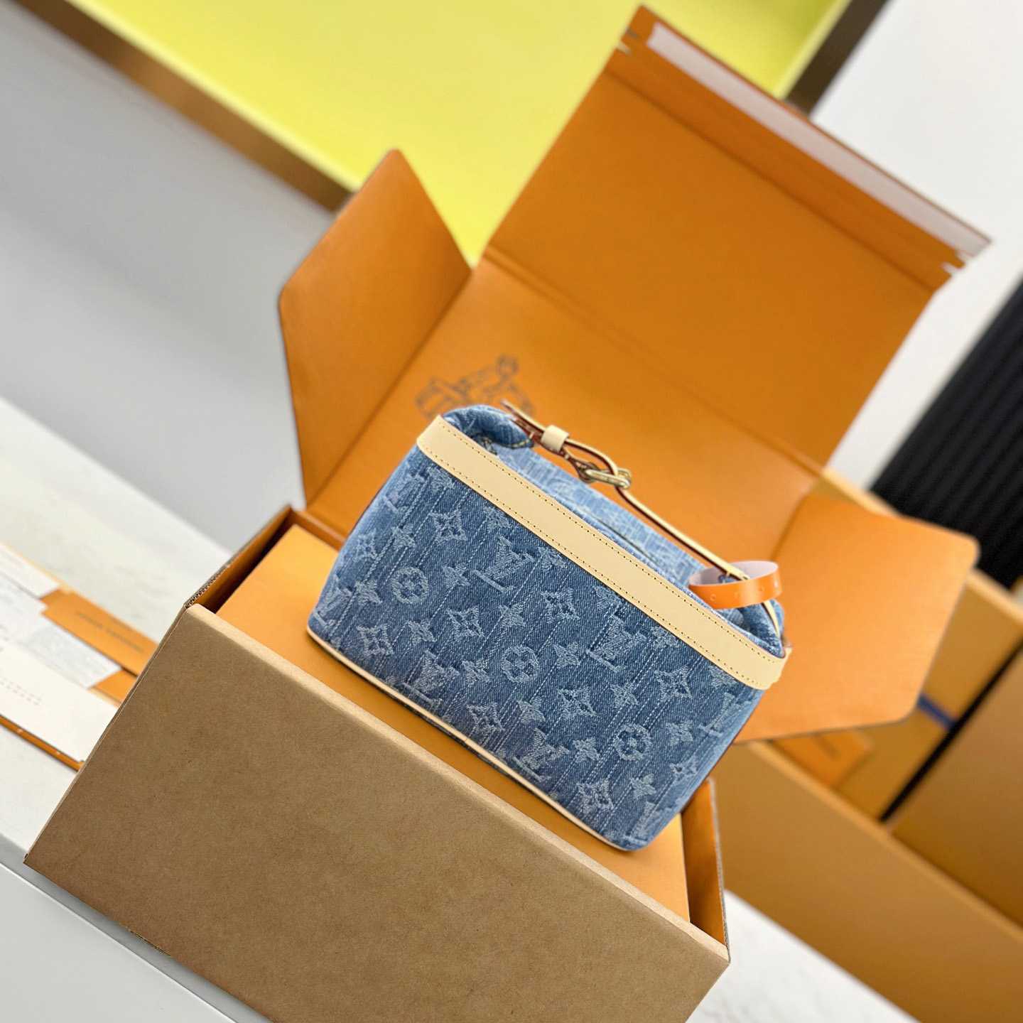 Louis Vuitton Cruiser Toiletry Bag M27945 - DopestKickz