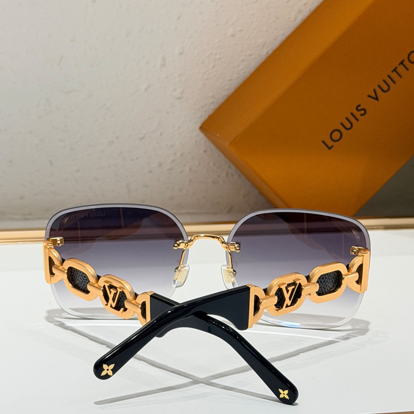 Louis Vuitton Z2056   Sunglasses   - DopestKickz