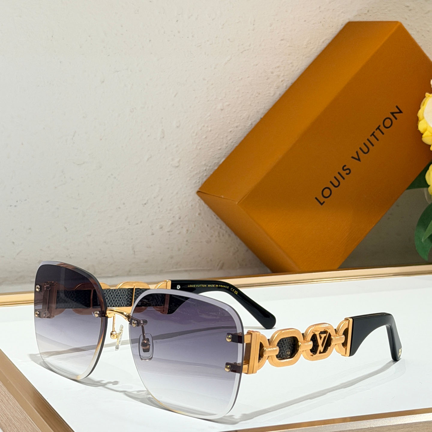 Louis Vuitton Z2056   Sunglasses   - DopestKickz