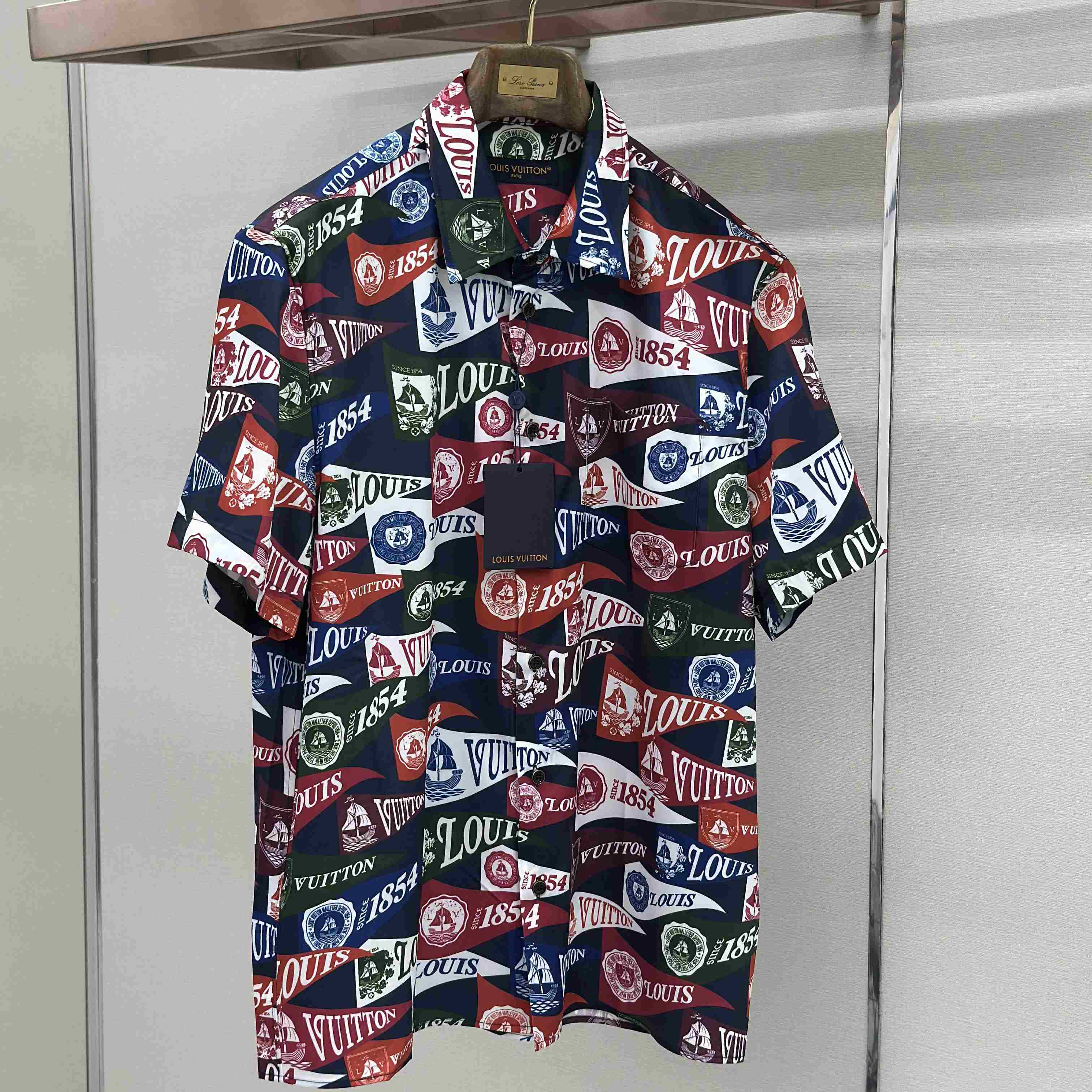 Louis Vuitton Printed Short-Sleeved Silk-Blend Shirt 1AIKBE - DopestKickz
