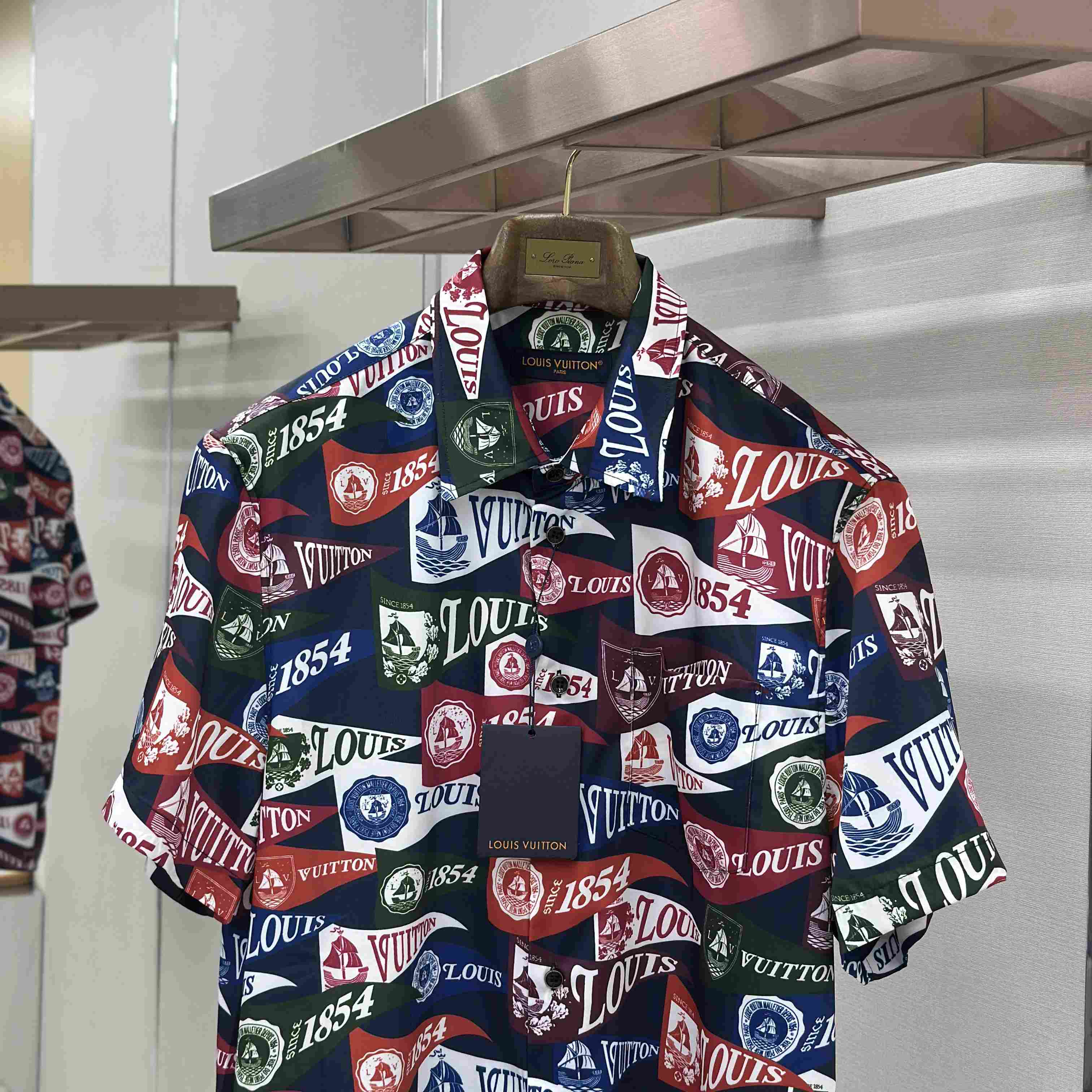 Louis Vuitton Printed Short-Sleeved Silk-Blend Shirt 1AIKBE - DopestKickz
