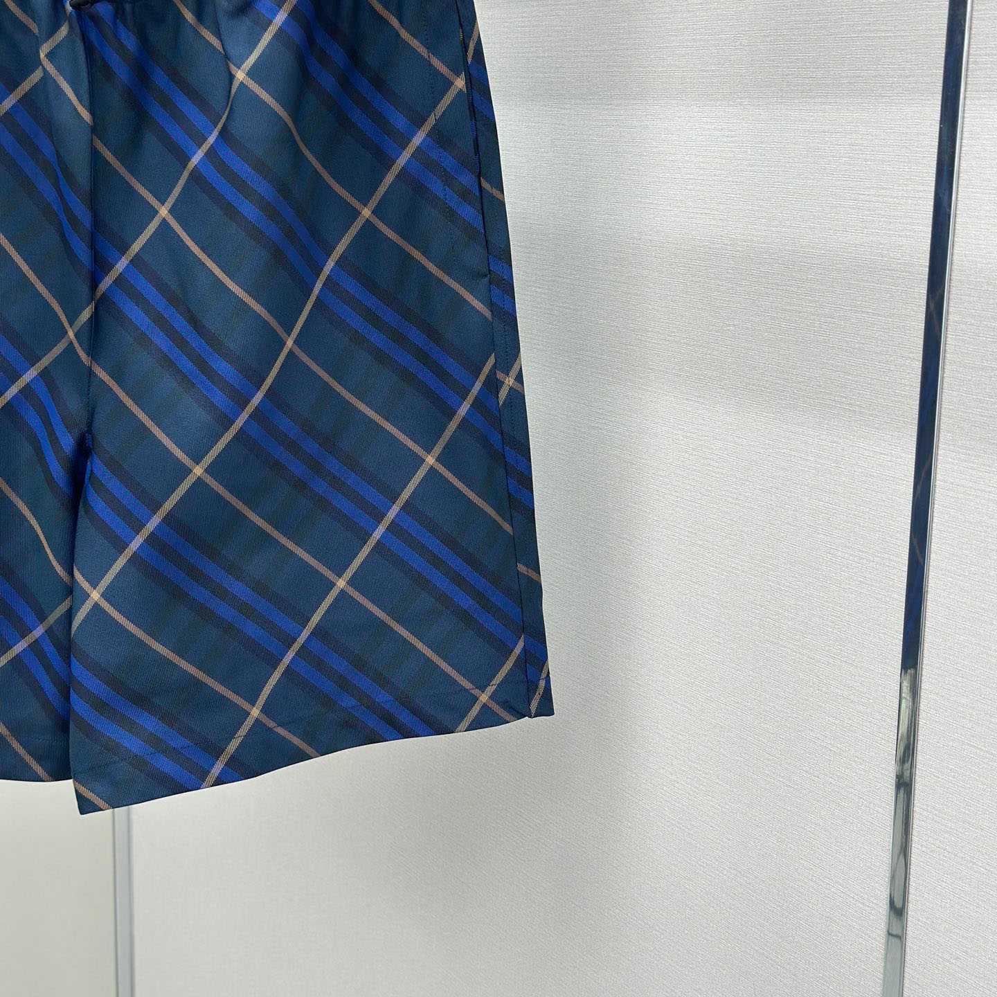 Burberry Check-Pattern Shorts - DopestKickz