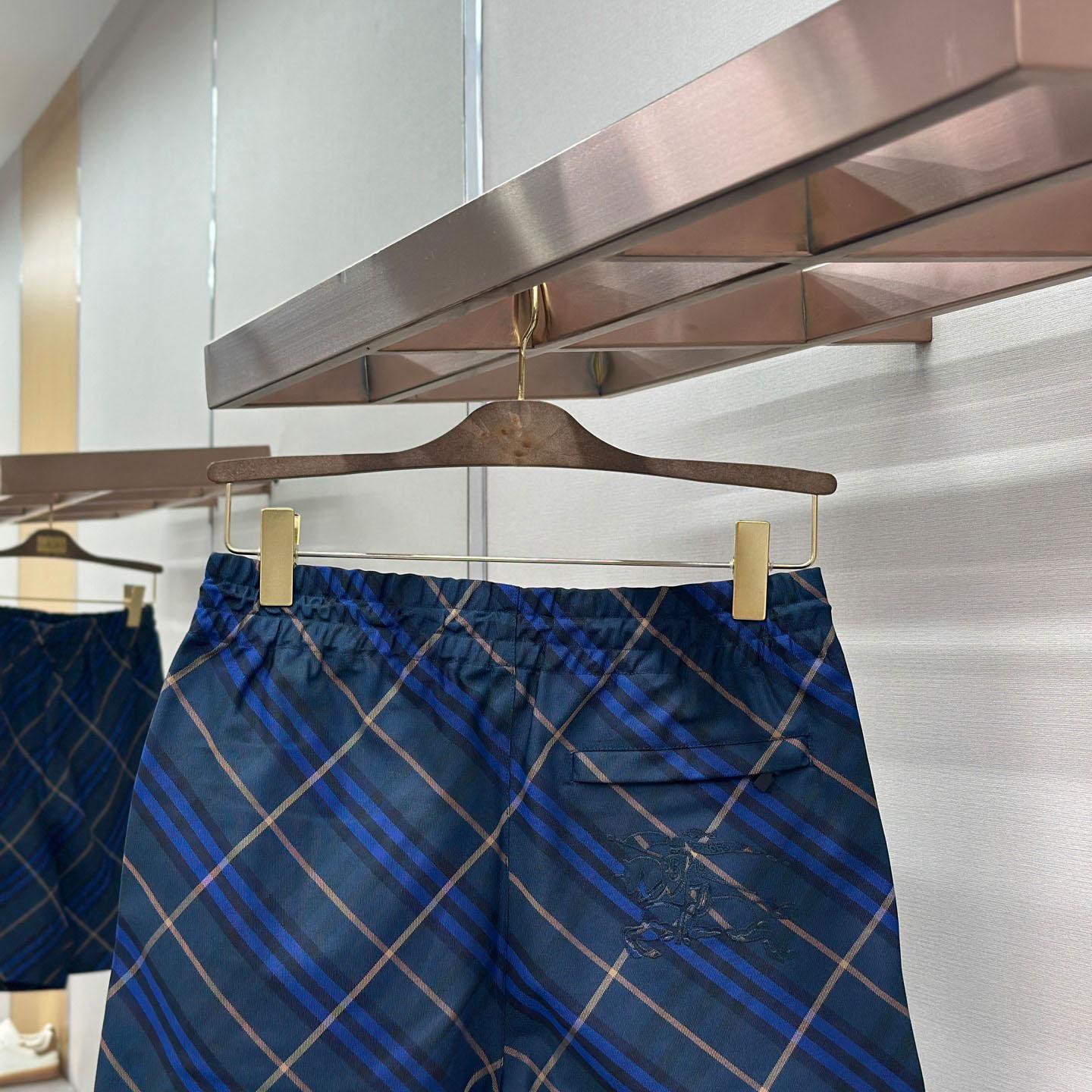 Burberry Check-Pattern Shorts - DopestKickz
