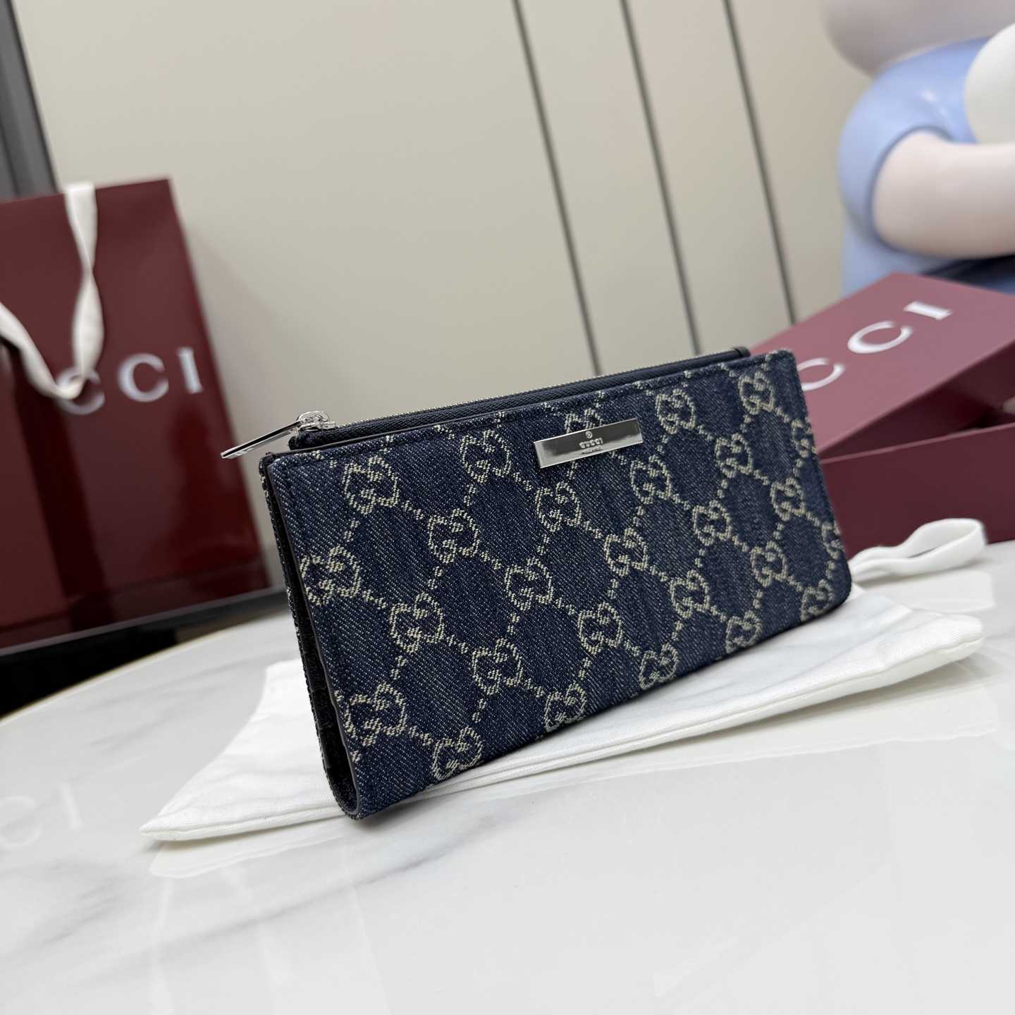 Gucci Long Wallet With Gucci Plaque - DopestKickz