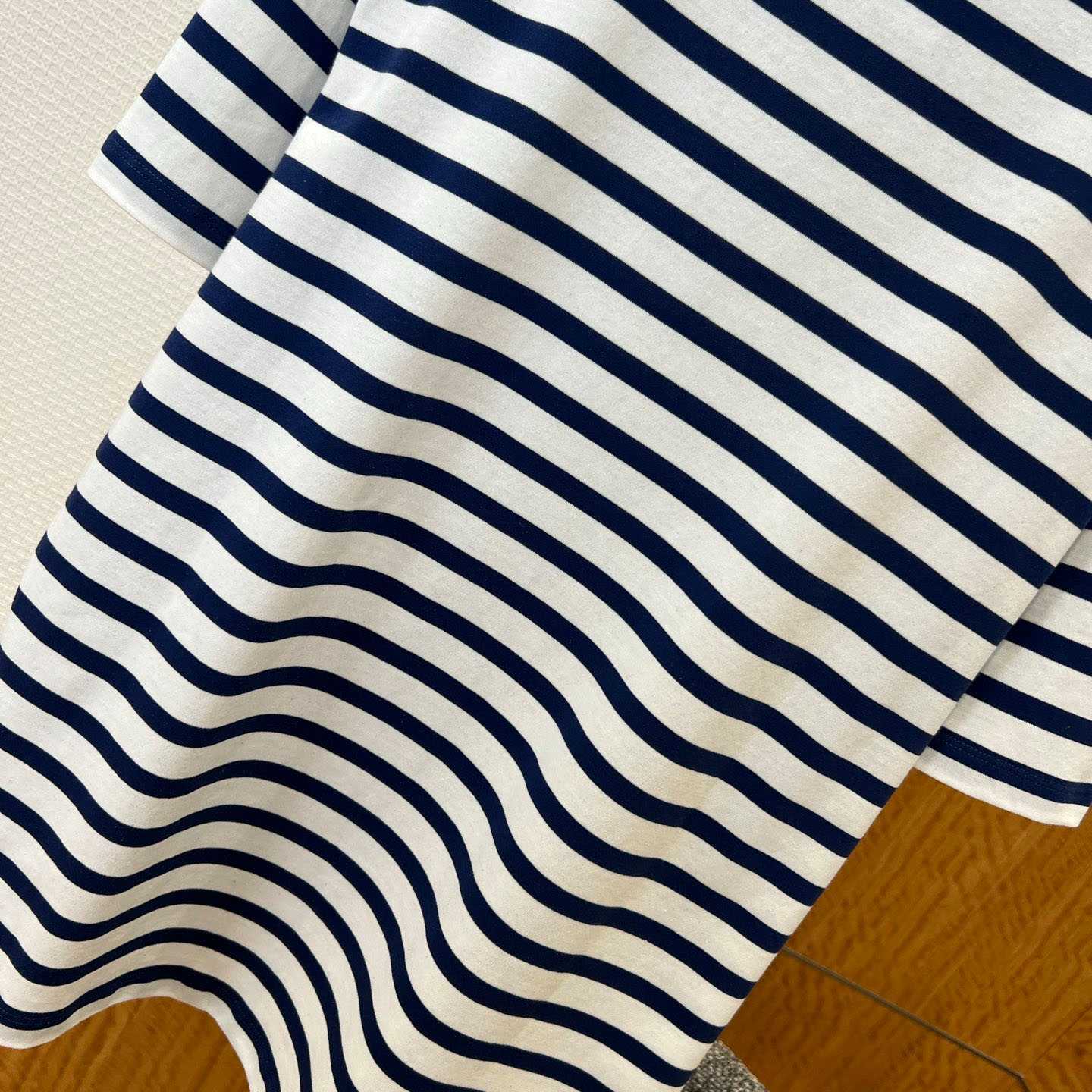 AMI Paris White & Navy Boxy Mariniere 'Ami De Coeur' T-shirt - DopestKickz