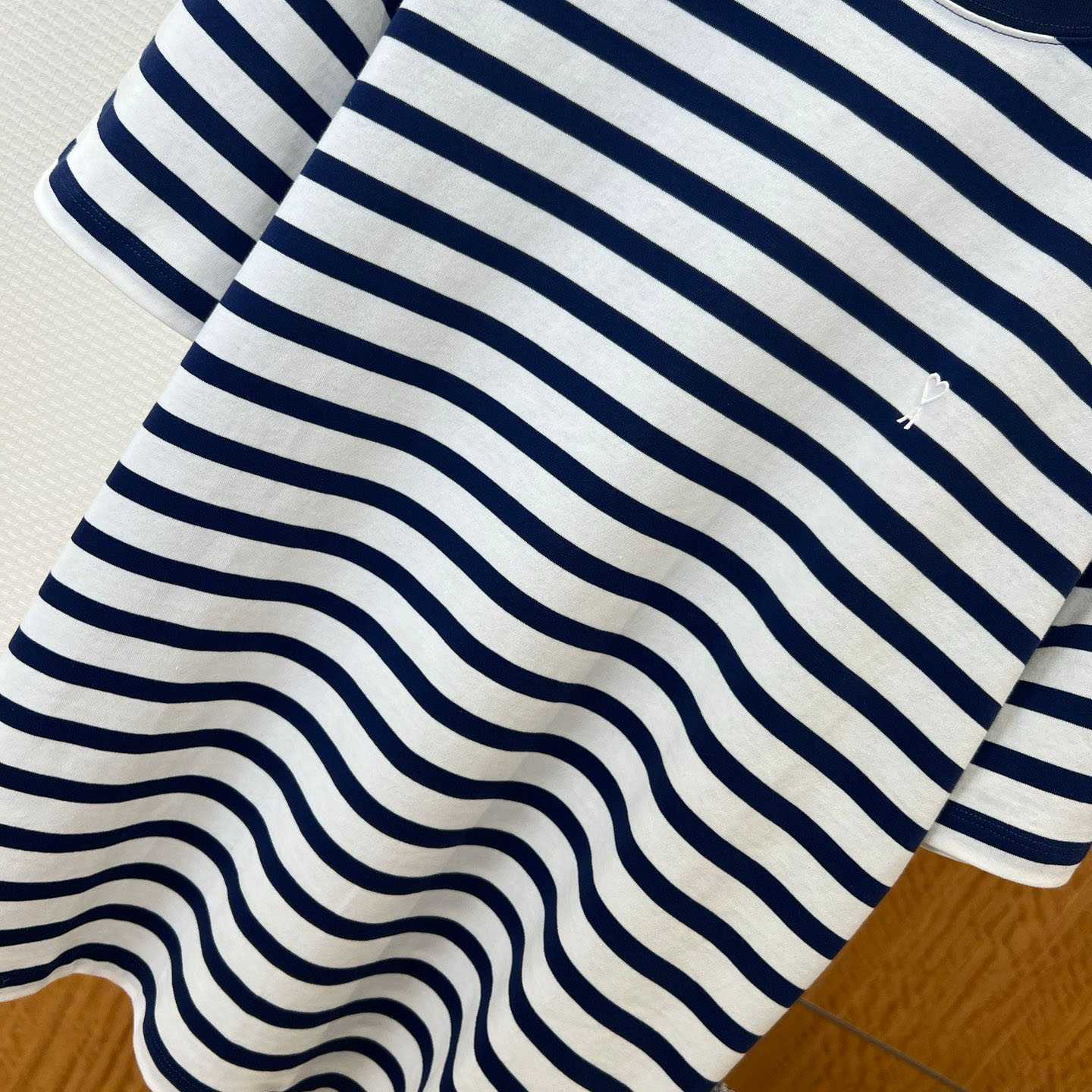 AMI Paris White & Navy Boxy Mariniere 'Ami De Coeur' T-shirt - DopestKickz