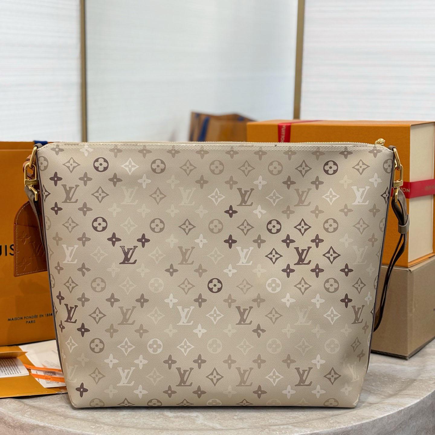 Louis Vuitton Vagabond Hobo M26931 - DopestKickz
