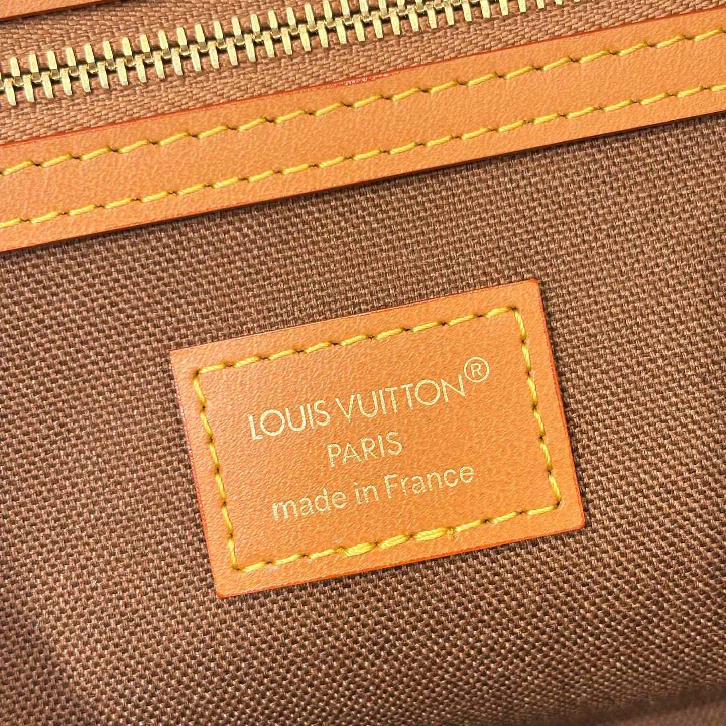 Louis Vuitton Vagabond Hobo M26931 - DopestKickz