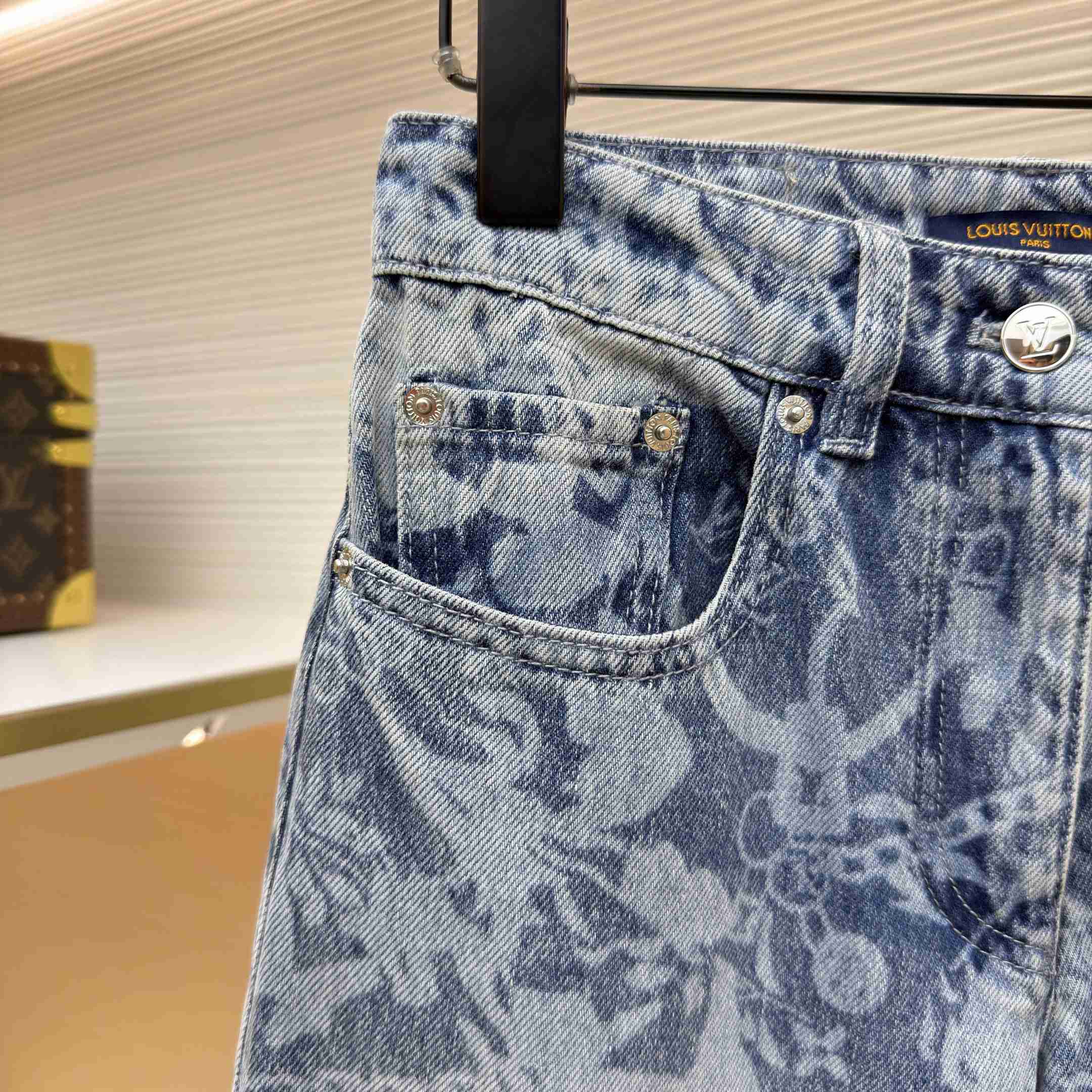 Louis Vuitton LV Bloom Jeans 1AJZ2E - DopestKickz