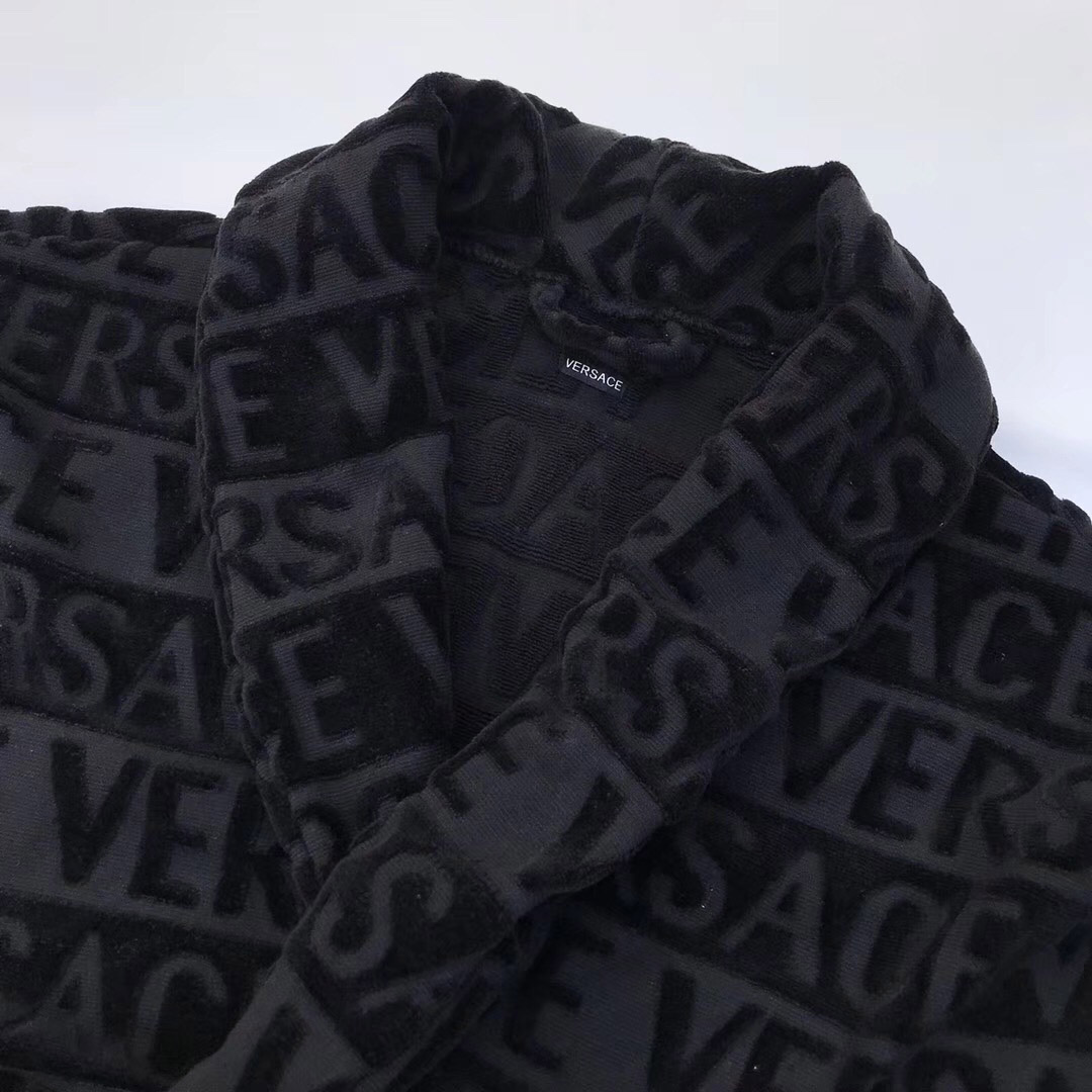 Versace Embroidered Bathrobe Black Gold - DopestKickz