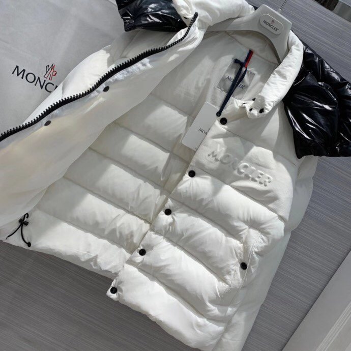 Moncler Aubrac Padded Jacket - DopestKickz
