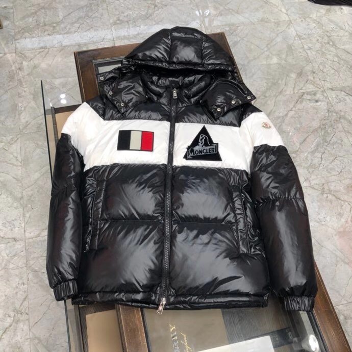 Moncler Logo Patch Padded Jacket - DopestKickz