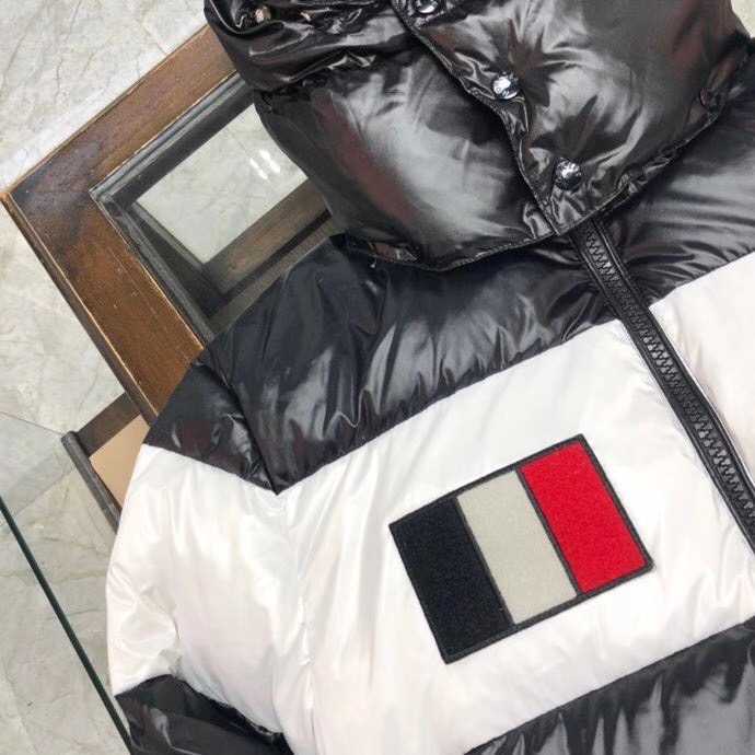 Moncler Logo Patch Padded Jacket - DopestKickz