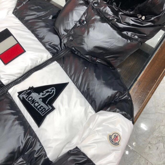 Moncler Logo Patch Padded Jacket - DopestKickz