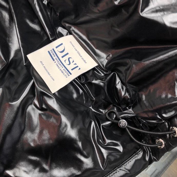 Moncler Logo Patch Padded Jacket - DopestKickz