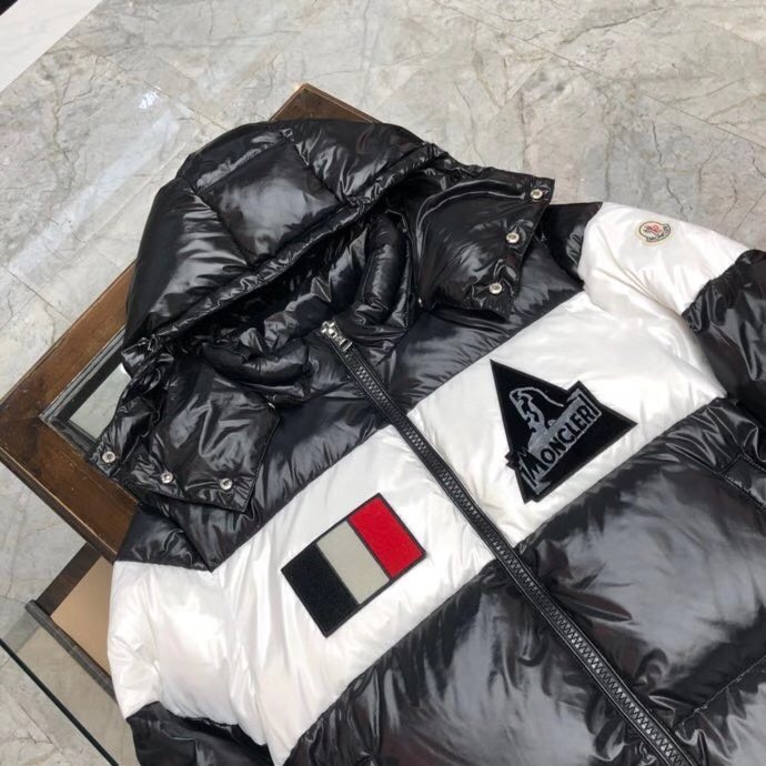 Moncler Logo Patch Padded Jacket - DopestKickz