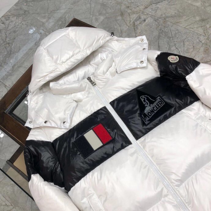 Moncler Logo Patch Padded Jacket - DopestKickz