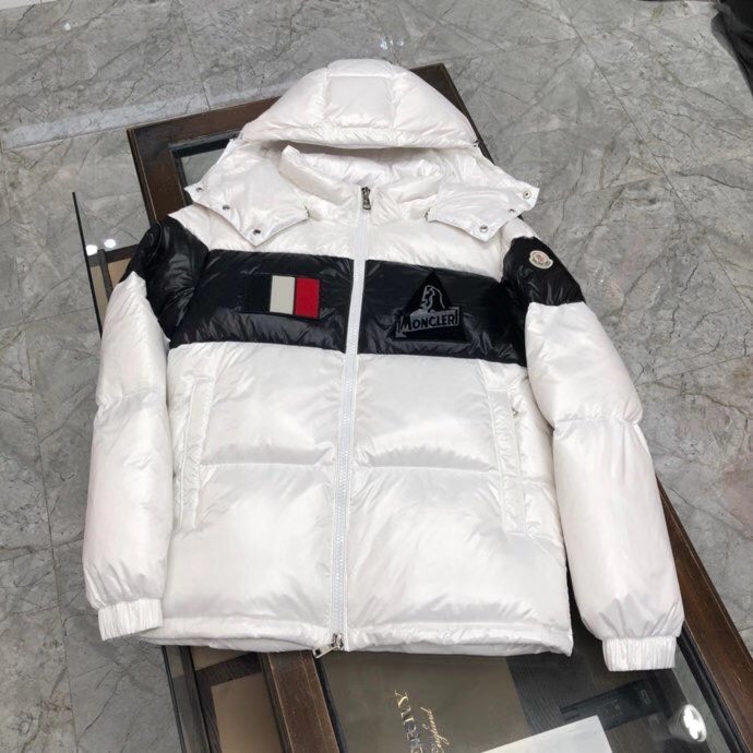 Moncler Logo Patch Padded Jacket - DopestKickz