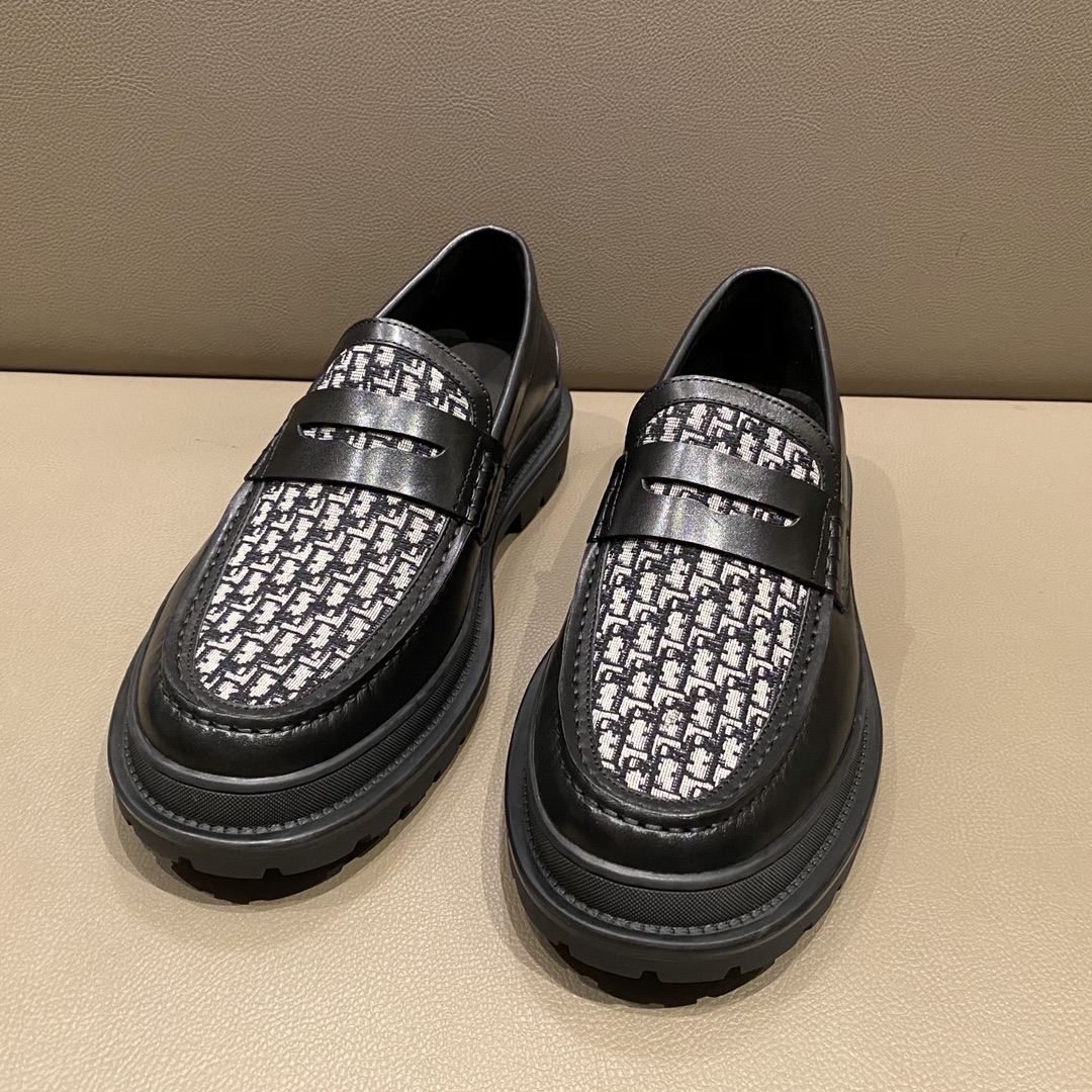 Dior  Oblique Explorer Loafer - DopestKickz