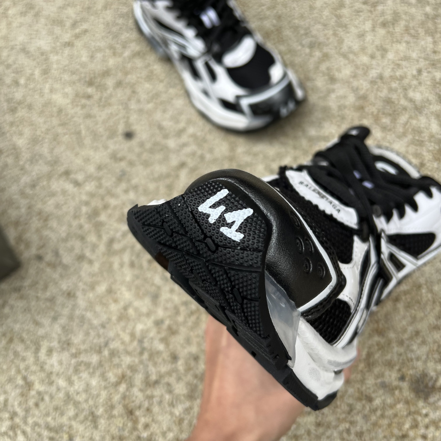 Balenciaga Men's Runner Trainers  In White - DopestKickz