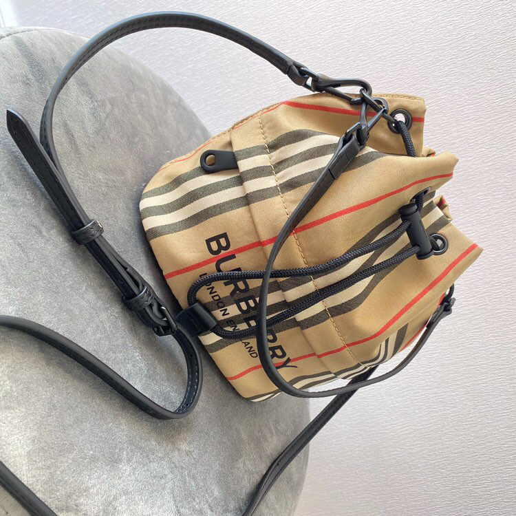 Burberry Shoulder Bag (Size 18*19.5*14cm) - DopestKickz