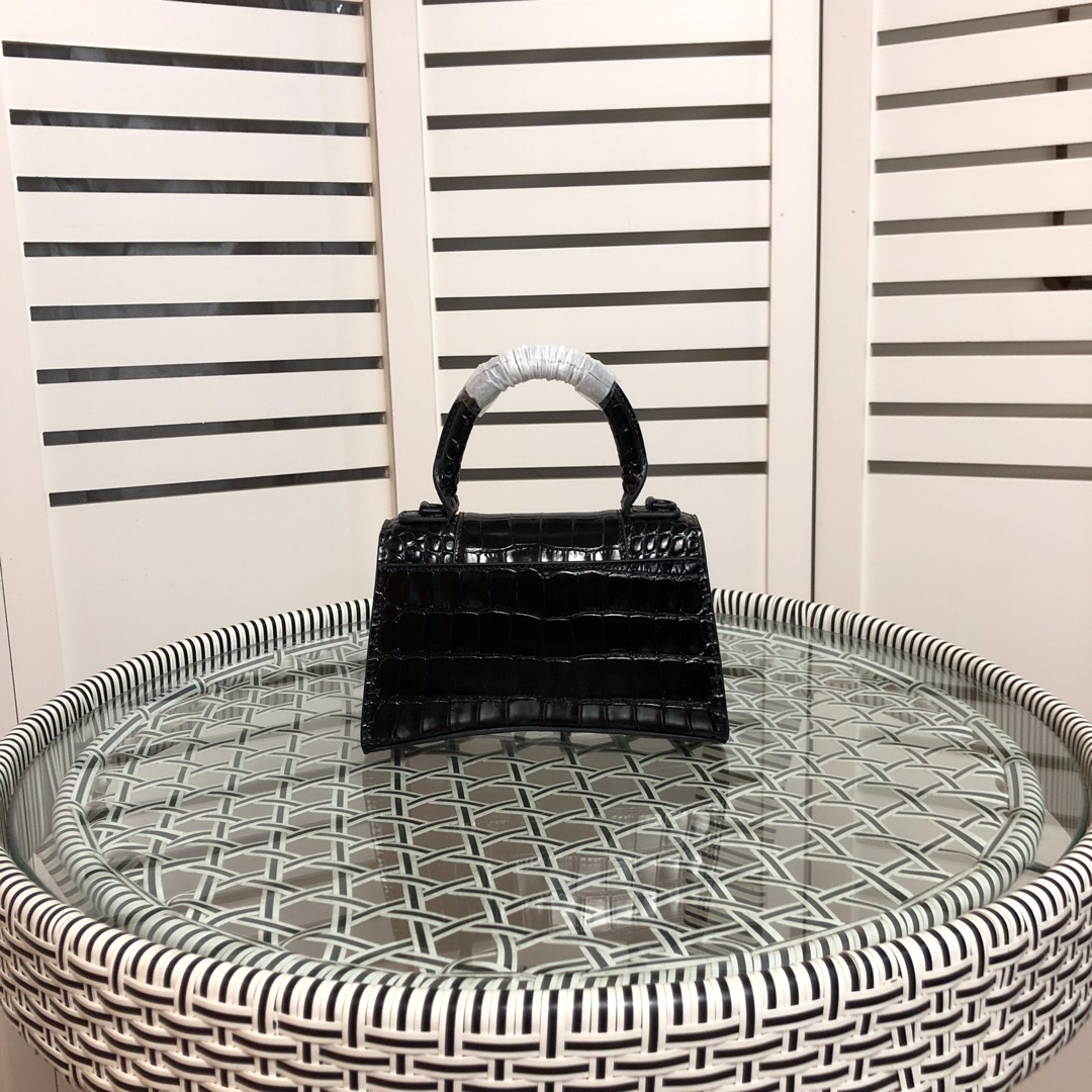 Balenciaga Women's Handbag - DopestKickz