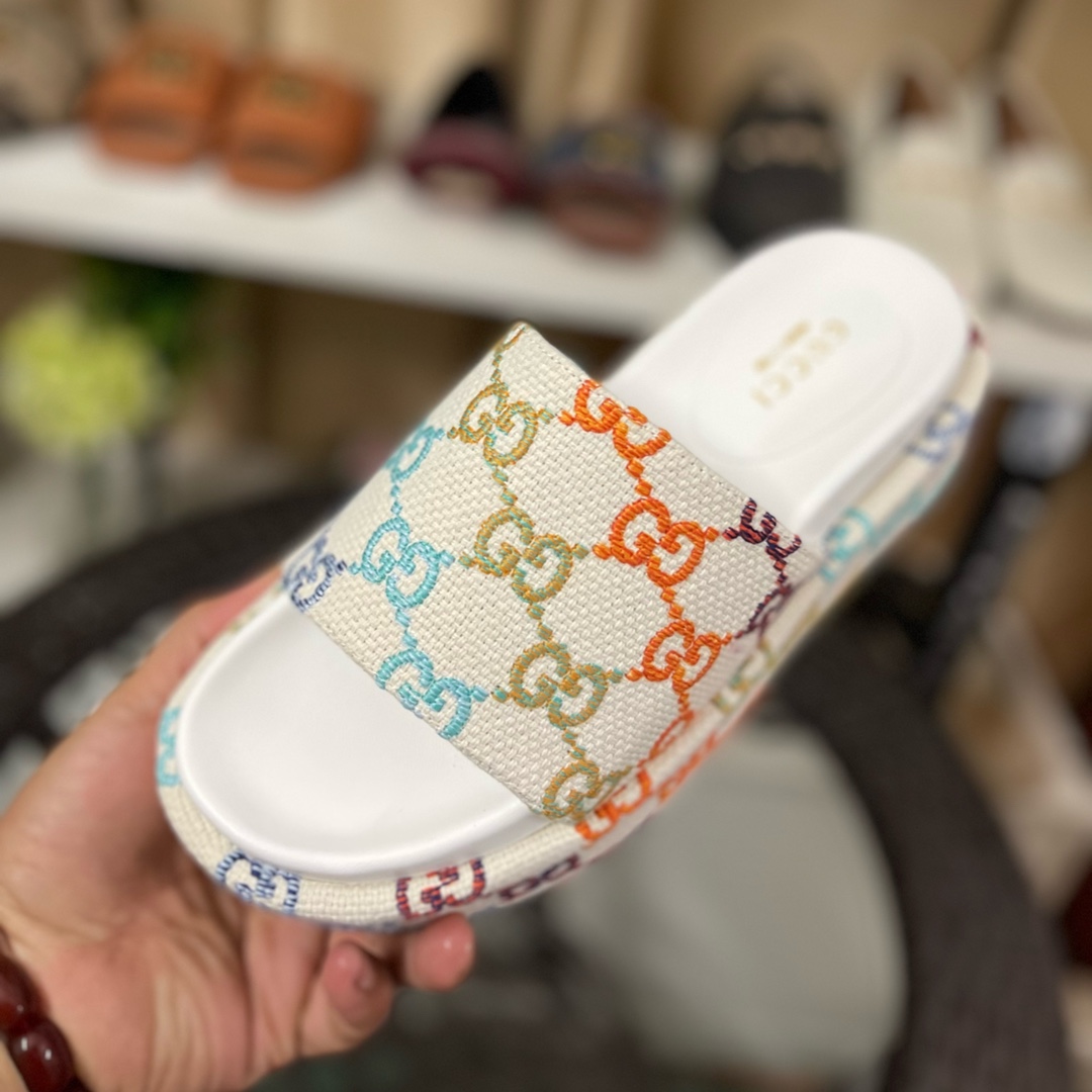 Gucci Women's Platform Slide Sandal - DopestKickz