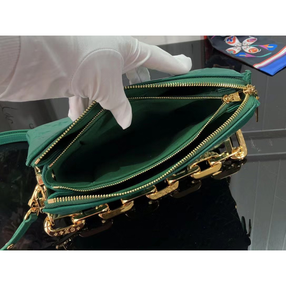 Louis Vuitton  BB Handbag （21 x 16 x 7cm） - DopestKickz