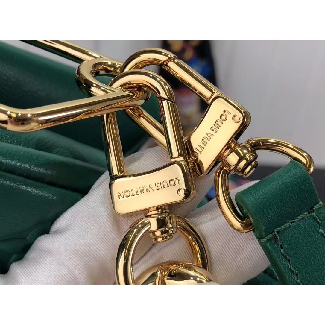 Louis Vuitton  BB Handbag （21 x 16 x 7cm） - DopestKickz