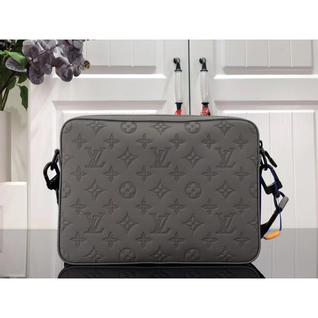 Louis Vuitton Duo Postman Bag(26 x 18.5 x 5CM） - DopestKickz