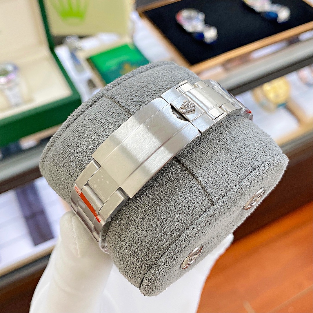 Rolex Watch  - DopestKickz