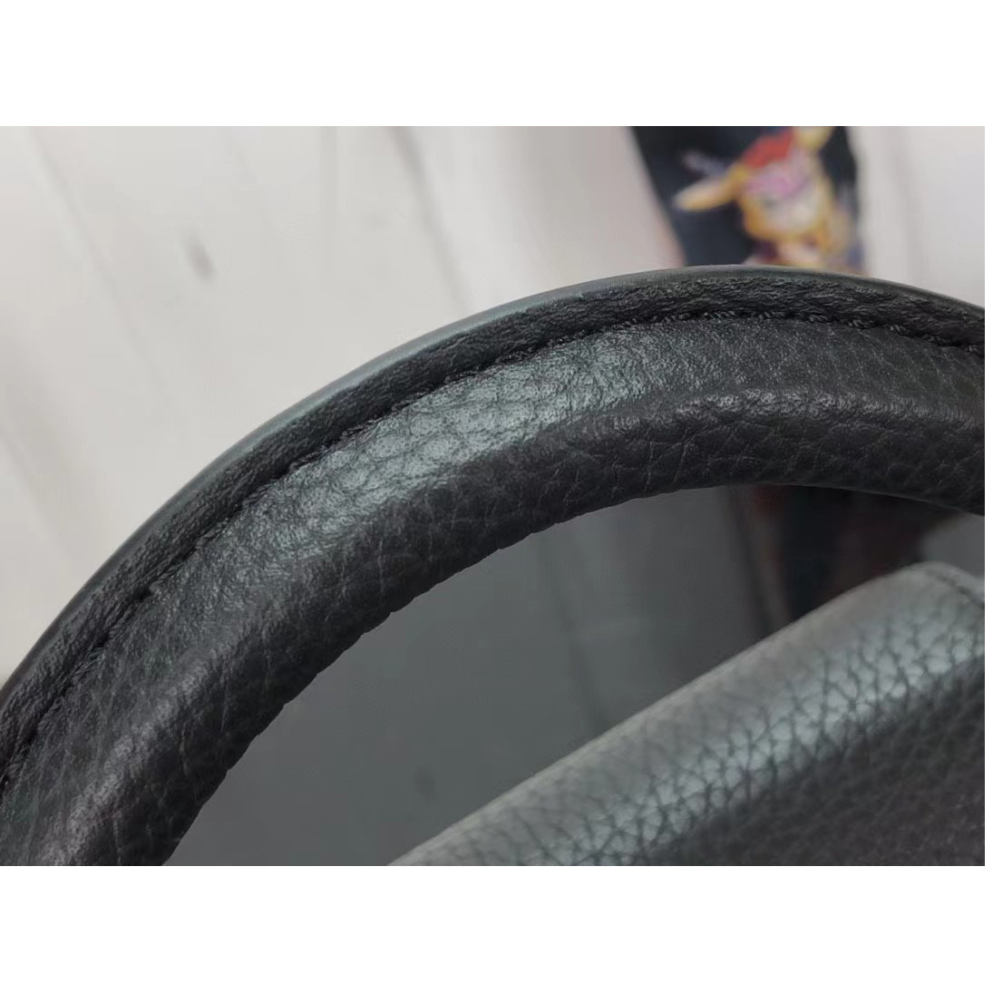 Louis Vuitton Capucines Mini Handbag In Black(21 x 14 x 8 cm) - DopestKickz