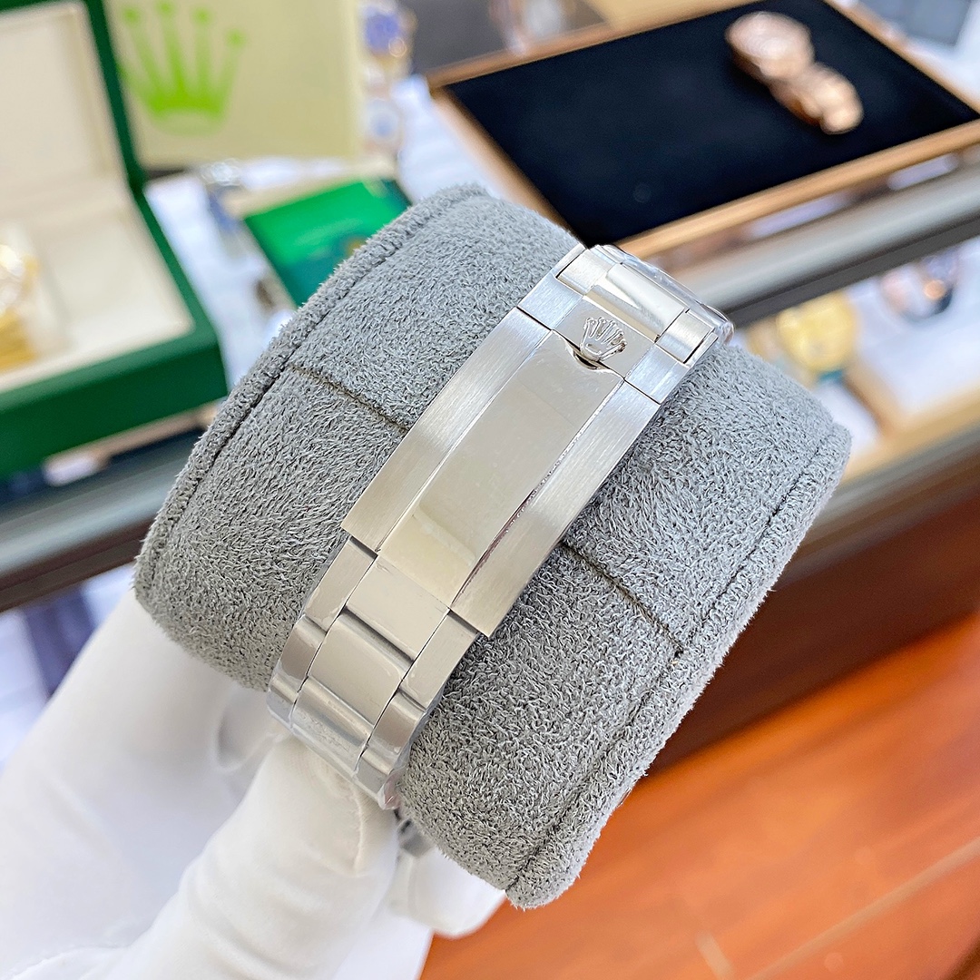 Rolex Watch  - DopestKickz