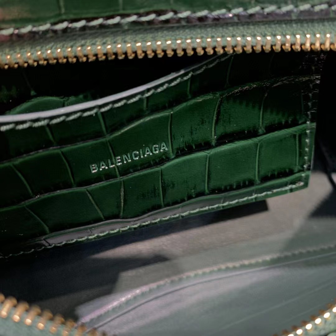 Balenciaga Handle Bag （22-16.5-9cm） - DopestKickz