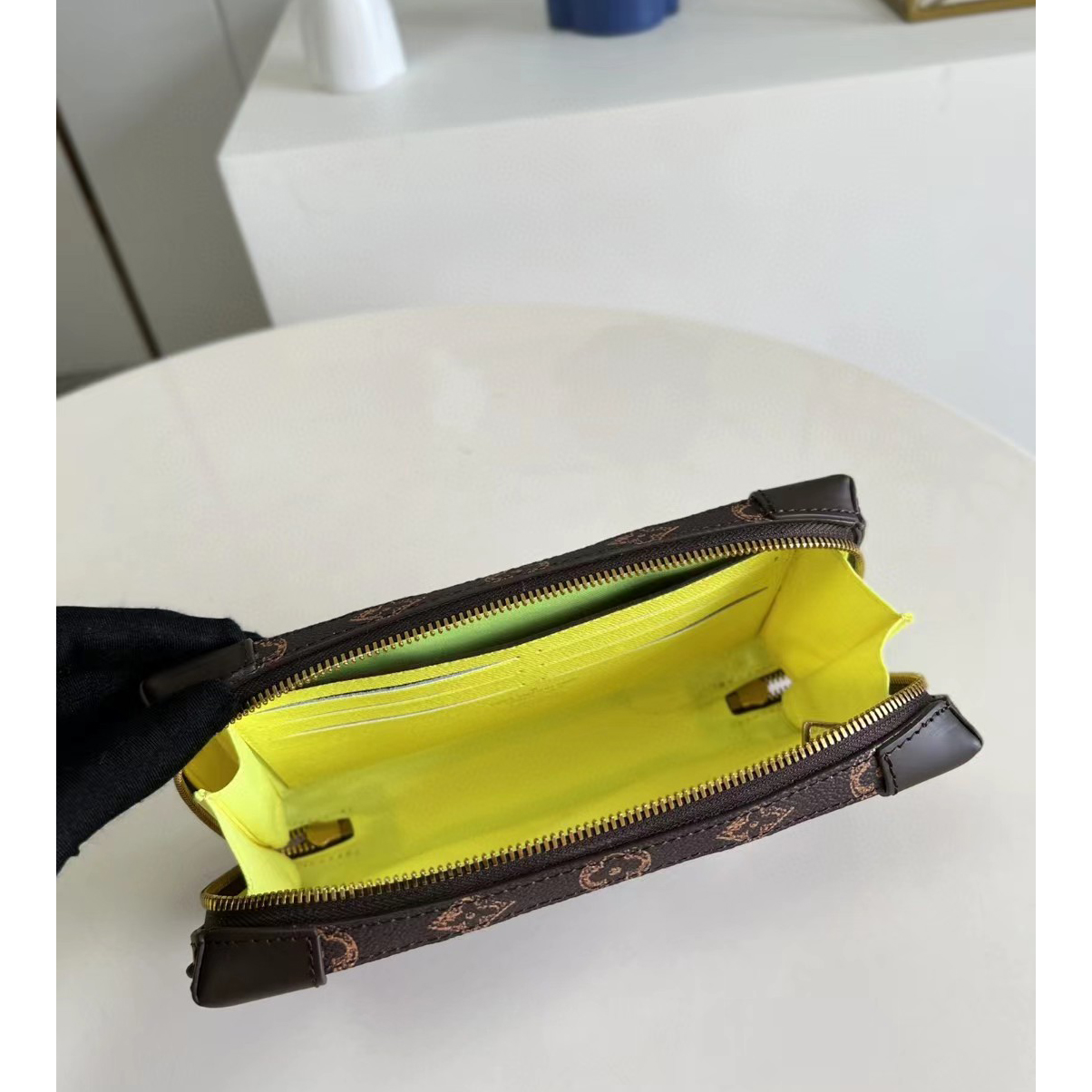 Louis Vuitton Vsoft Trunk Wearable Wallet(22.5-14-5 CM) - DopestKickz