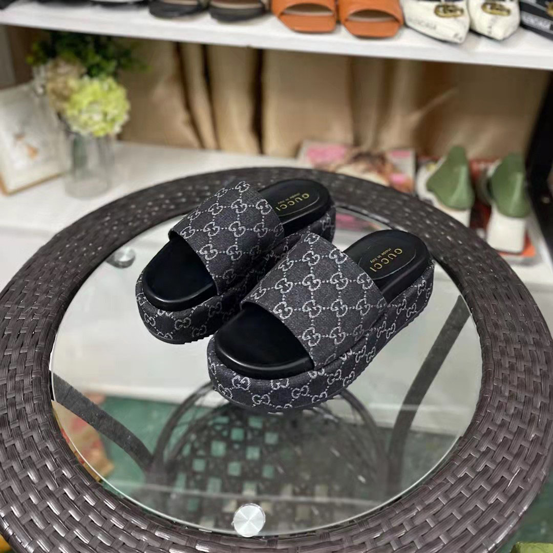 Gucci Women's Platform Slide Sandal - DopestKickz