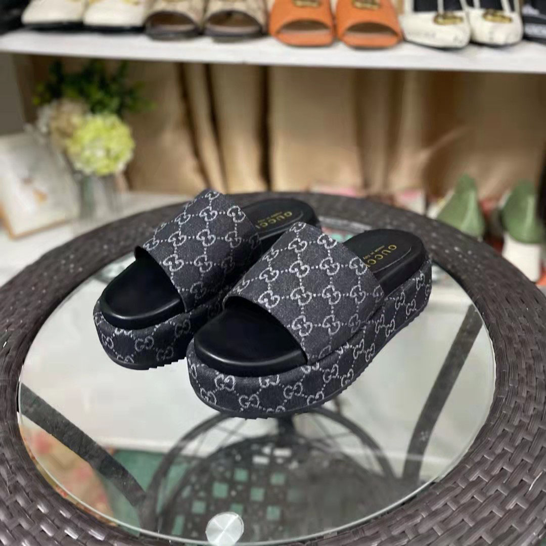 Gucci Women's Platform Slide Sandal - DopestKickz