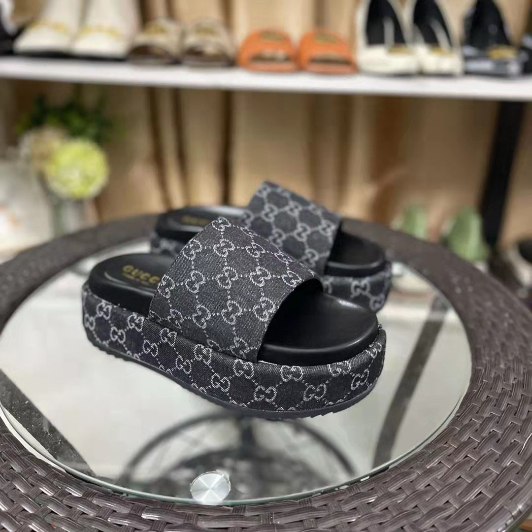 Gucci Women's Platform Slide Sandal - DopestKickz