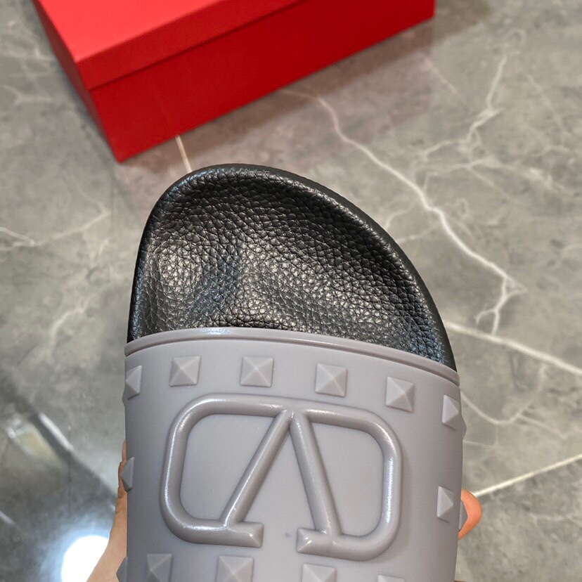 Valenti  Garavani Summer V Logo Singature Sandal In Grey - DopestKickz