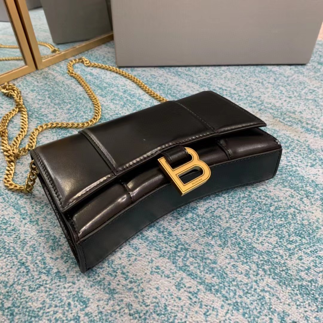 Balenciaga Hourglass Wallet On Chain (19.5-12-5cm) - DopestKickz