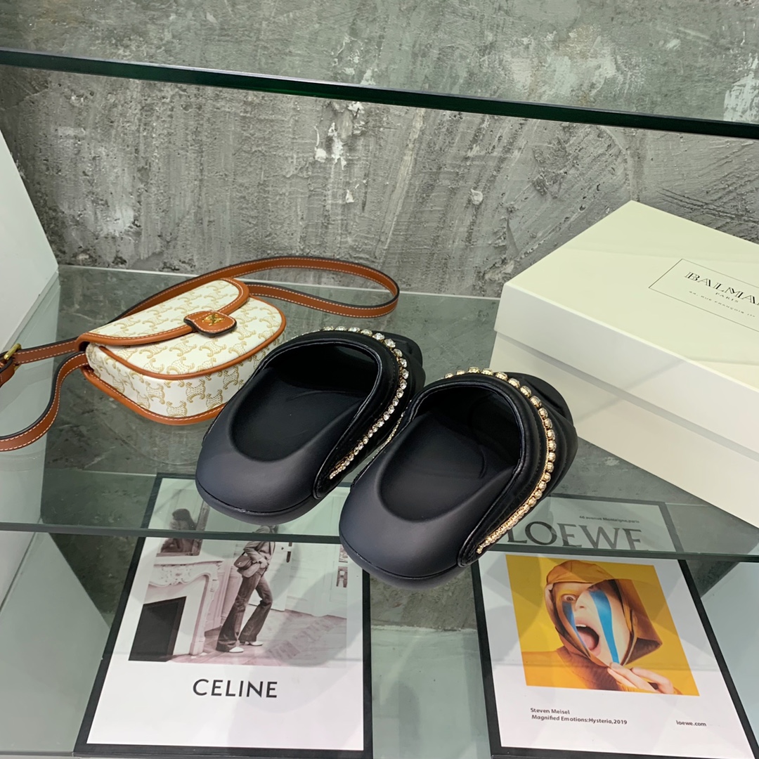 Balmain B-It-Puffy Slides - DopestKickz