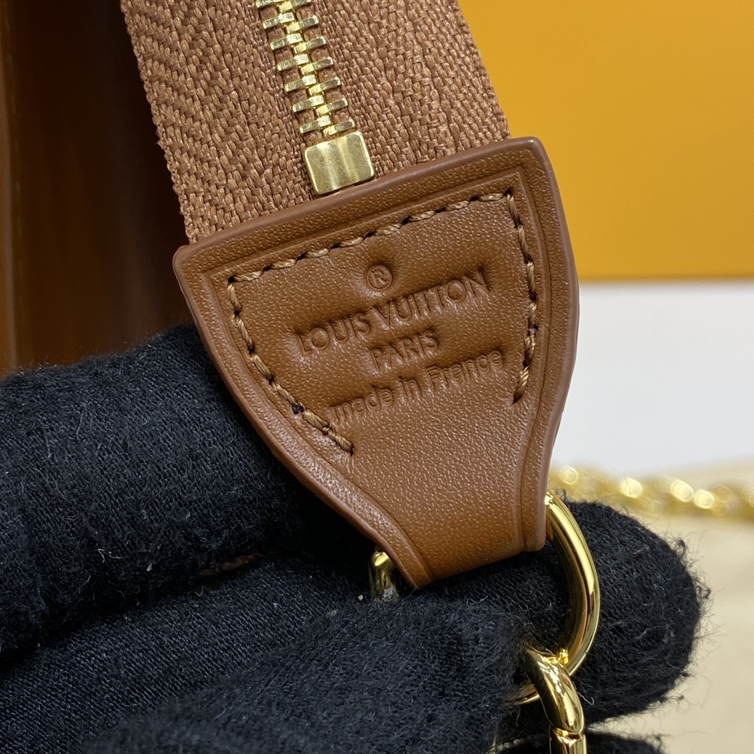 Louis Vuitton Toiletry Pouch On Chain  M81366 (26-20-5cm) - DopestKickz