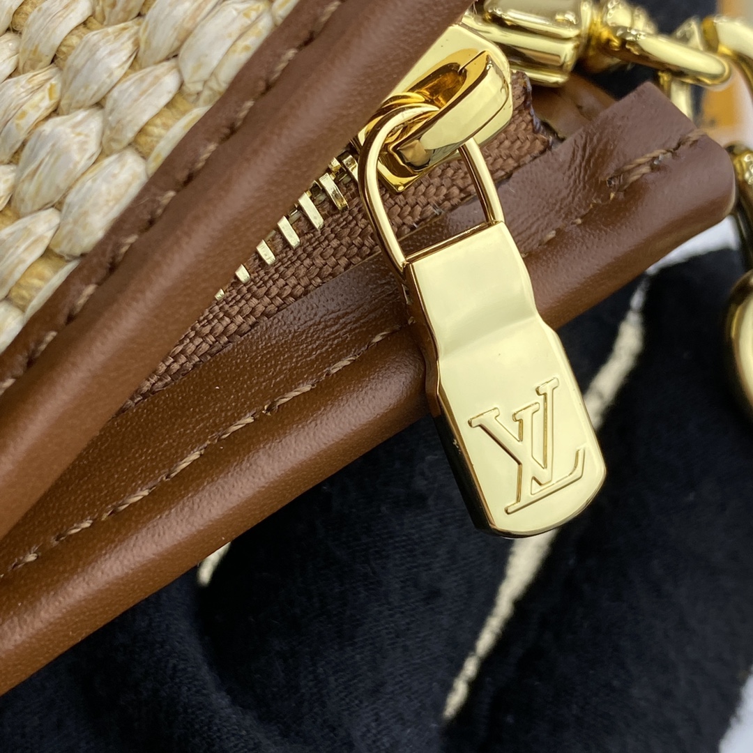 Louis Vuitton Toiletry Pouch On Chain  M81366 (26-20-5cm) - DopestKickz