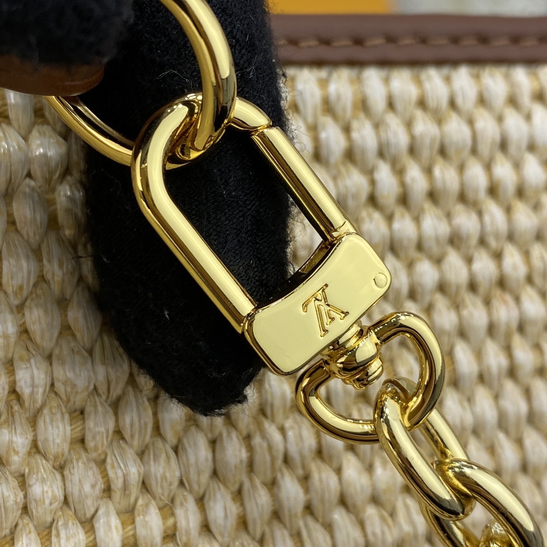 Louis Vuitton Toiletry Pouch On Chain  M81366 (26-20-5cm) - DopestKickz